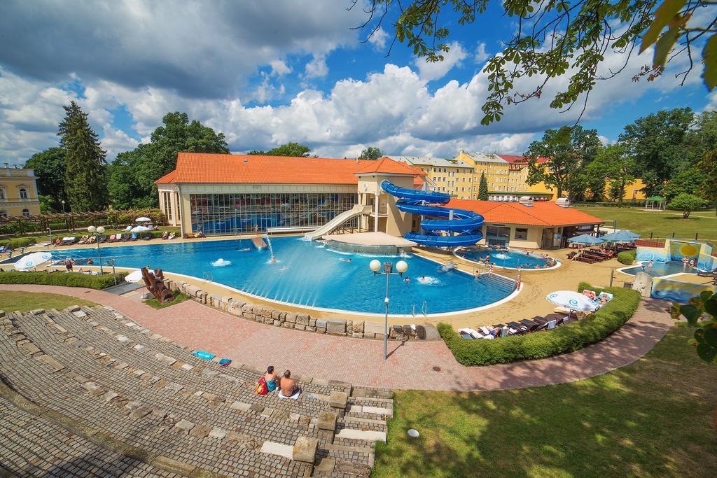 Spa Resort Pawlik-Aquaforum Frantiskovy Lazne Exterior photo
